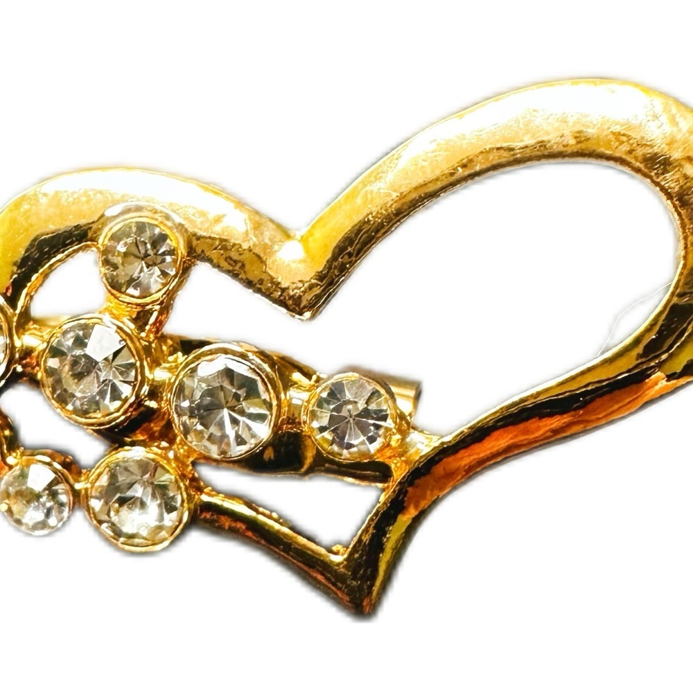 Elegant Gold Heart-Shaped Brooch with Crystals